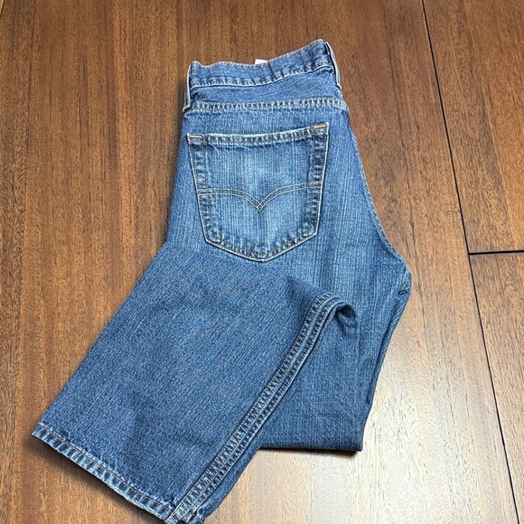 Levi's Men's Classic Straight Blue Jeans - Picture 2 of 3